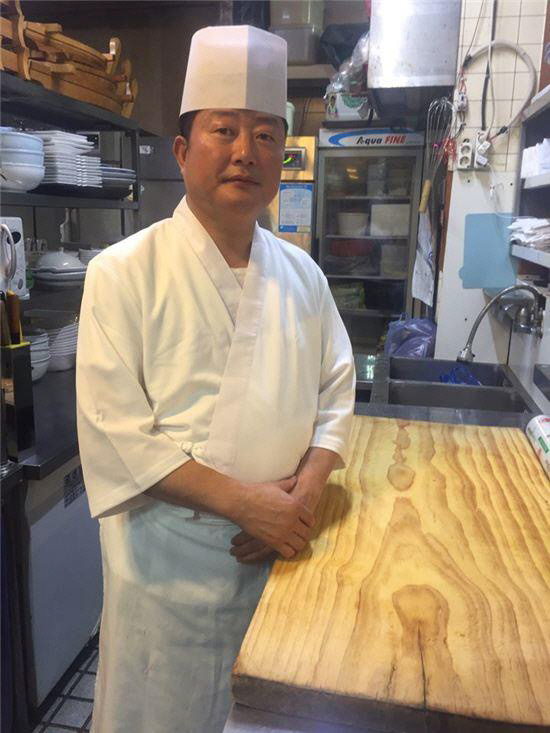 시니어 요리사 김성길 씨. 사진출처=SBS『생활의 달인』