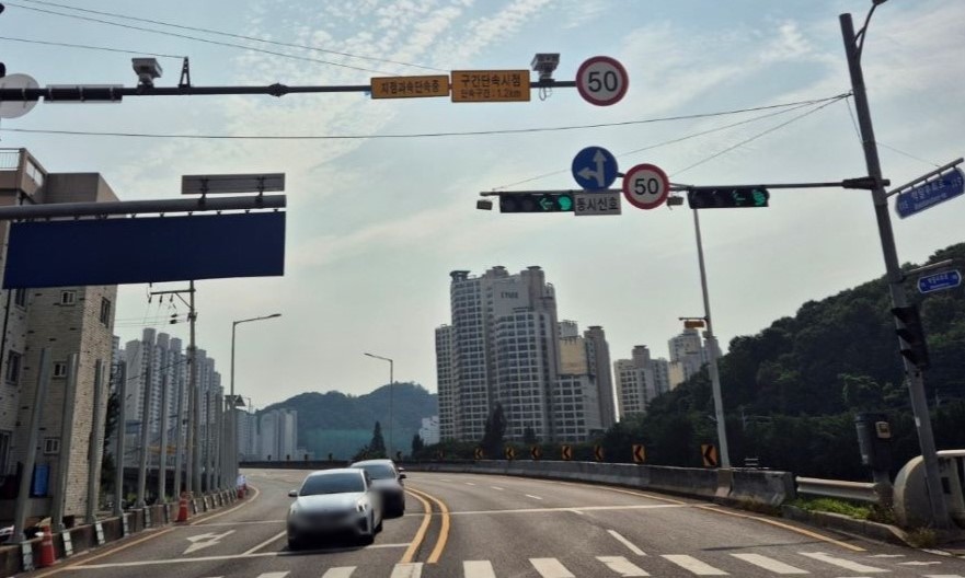 안양시 박달우회도로(박석교~충훈2교) 구간단속 무인교통단속장비 설치 모습. 사진=안양시청