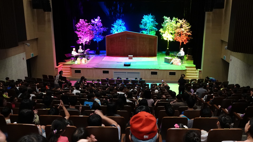 동구문화체육센터는 지난 11일부터 13일까지 관내 초등학생 1천300여 명을 대상으로 ‘매직씨어터 폴리팝’을 개최해 성황리에 마무리했다고 19일 밝혔다. 사진=동구문화체육센터