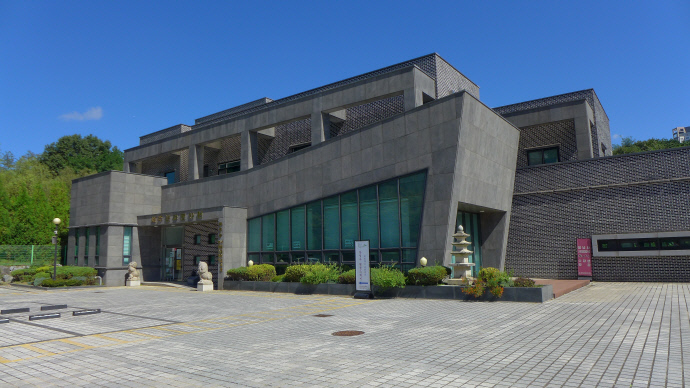 봉녕사 사찰음식 교육관 ‘금비라’. 사진=박찬희