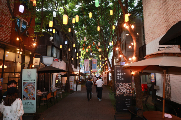 용인특례시 골목형상점가 1호로 지정된 기흥구 보정동 보카상점가(보정동 카페거리) 전경. 사진=용인시청