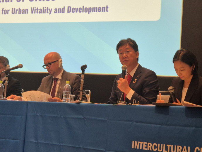 이민근 안산시장이 11일 일본 하마마츠시에서 열린 2024 상호문화도시 국제심포지엄에 참석해 안산시의 이민정책을 국제사회에 알렸다.   사진=안산시청