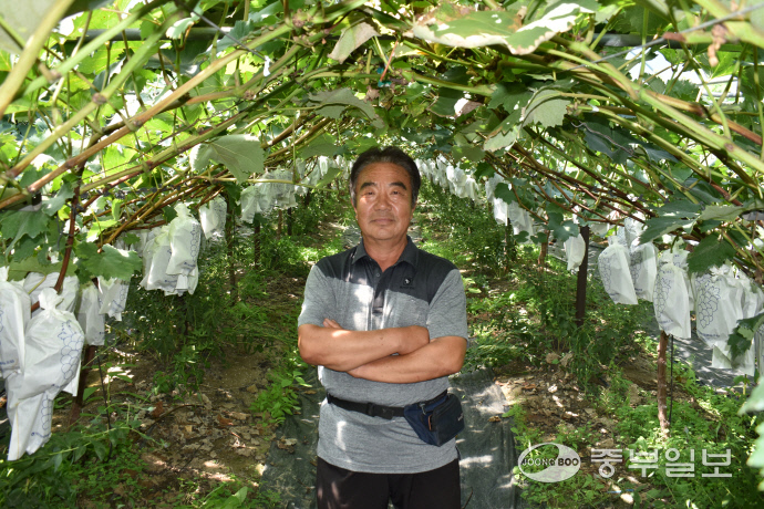 이재혁 고향농원 대표가 중부일보와 인터뷰를 진행하고 있다. 이성관 기자