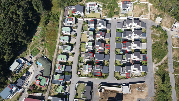 처인구 동부동의 신재생 에너지 설비(태양광) 설치 마을 모습.