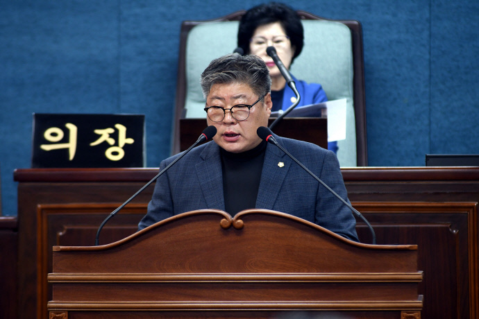 정락재 인천 미추홀구의원이 23일 제284회 임시회 2차 본회의에서 악성민원 근절을 촉구하는 5분 발언을 하고 있다. 사진=미추홀구의회