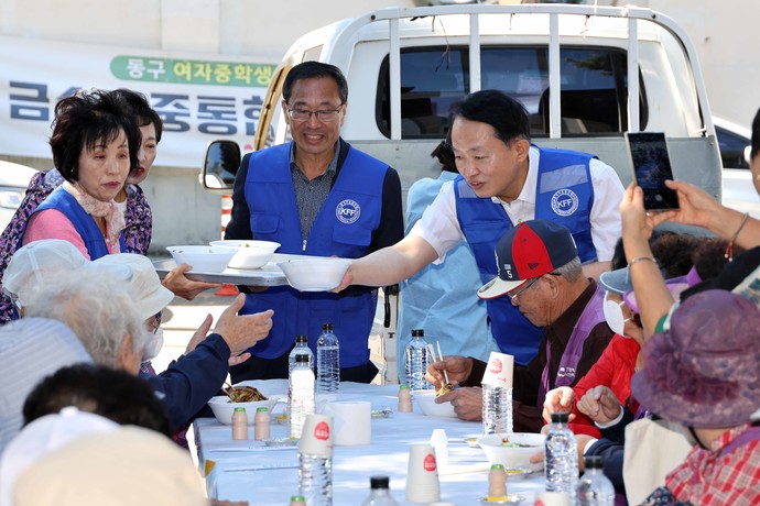 동구 만석동 한국자유총연맹_사랑의 짜장면 나눔 사진=인천동구
