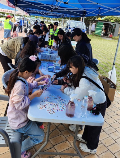 청미문화제에 참석한 어린이들이 다양한 프로그램에 참여하고 있다. 사진=이천시청