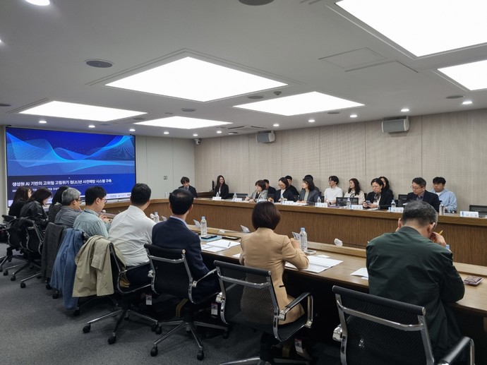 ‘생성형 AI 기반 고위험 고립위기 청(소)년 사전 예방 시스템 구축’ 사업의 착수보고회를 개최했다. 사진=화성시