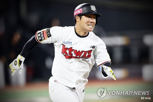 KT 내야수 <b>신본기</b>, 1천경기 출전하고 은퇴