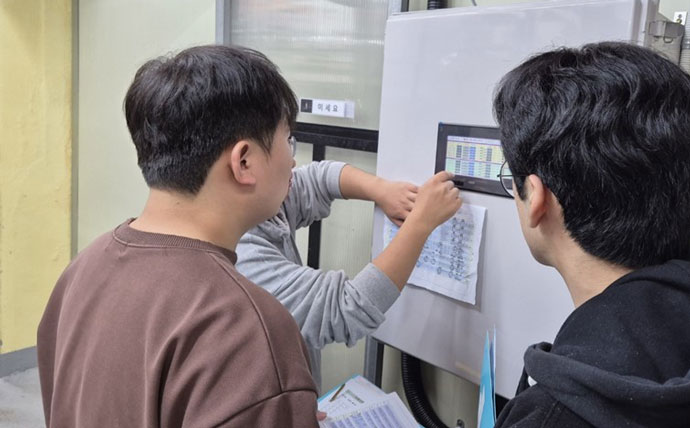 ㈜메인텍은 ㈜로드피아와 협력해 ‘2024년 경기도형 스마트공장 공급기술 상용화’ 사업을 통해 공업용수 절감을 위한 IoT 제어 시스템을 도입했다. 사진-메인텍 제공