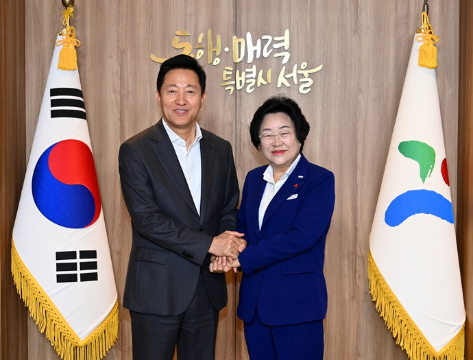 이천시는 15일 서울시청을 방문해 서울시와 상생발전을 위한 차담회를 가졌다고 밝혔다 사진=이천시