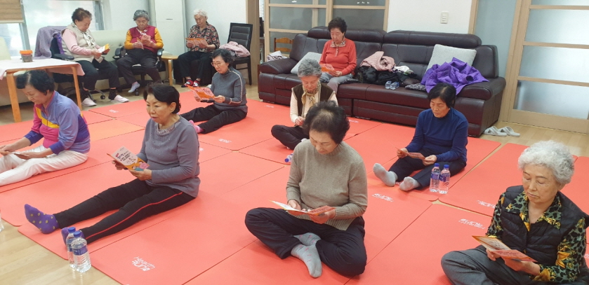 파주시는 만병통치약처럼 허위·과대광고를 일삼는 ‘떴다방’의 피해를 예방하기 위해 오는 26일까지 관내 경로당에서 어르신 대상 홍보활동을 진행한다고 밝혔다. 사진-파주시