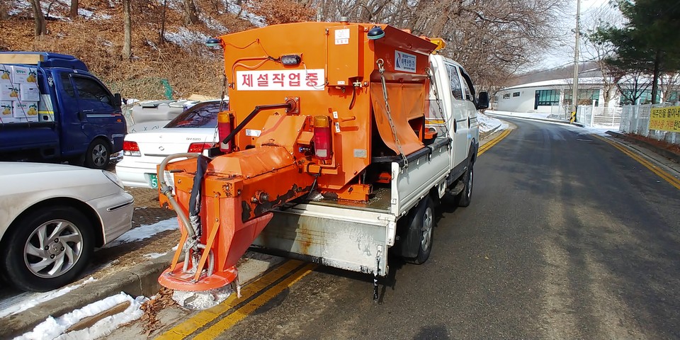 과천시 제설차량 운행 모습. 사진=과천시