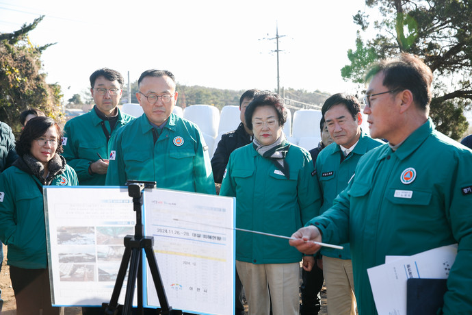 지석리 인삼재배 피해 시설을 방문해 대설피해 상황을 점검했다고 밝혔다. 사진=이천시