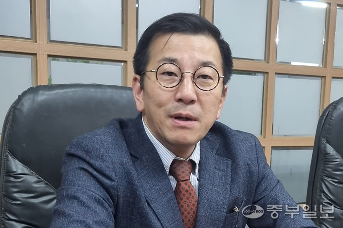 주수완 우석대 교수. 이준도기자