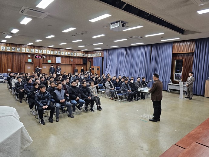 여주시는 시청 전 부서와 읍면동장, 주무팀장, 부읍면동장 등 간부 107명을 비상소집했다. 사진=여주시