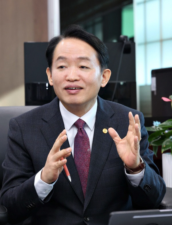 김찬진 인천 동구청장. 사진=동구청