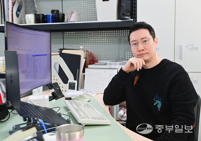 조남웅 JL스탠다드 대표가 중부일보와 인터뷰를 진행하고 있다. 임채운 기자