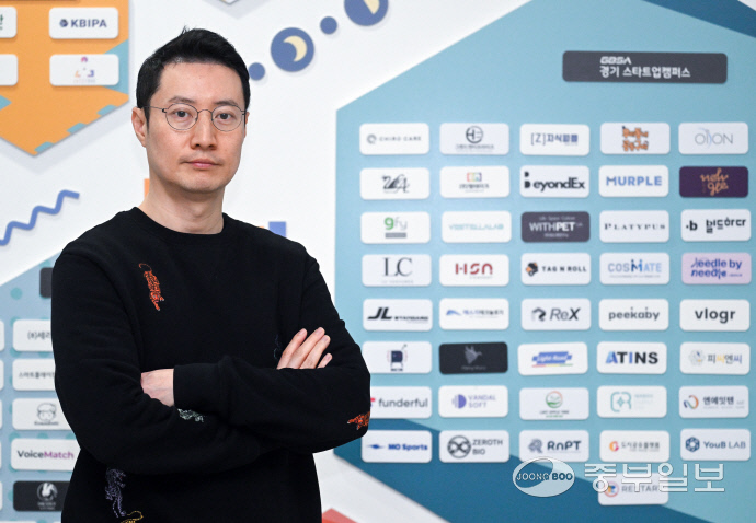 조남웅 JL스탠다드 대표가 중부일보와 인터뷰를 진행하고 있다. 임채운 기자