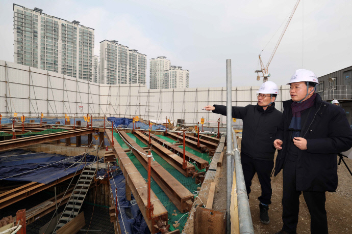 (1)김찬진 동구청장_관내 대규모 사업 현장 점검차 연두 방문2