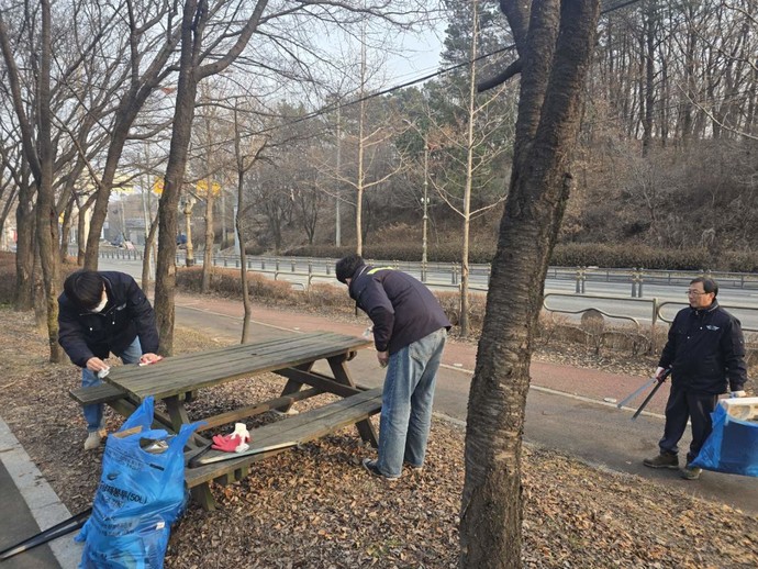 여주시가 설 명절을 앞두고 대청소를 실시했다. 사진=여주시