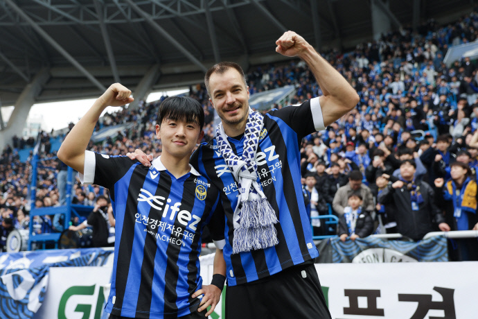 <b>인천</b>, 강등팀 첫 맞대결서 <b>수원</b> 삼성에 2-0 <b>승리</b>...K리그2 최다 관중