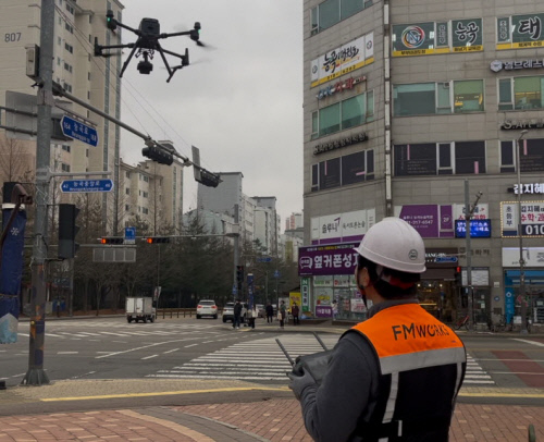 세계 최초 드론·옥외광고물 안전점검 실증 진행