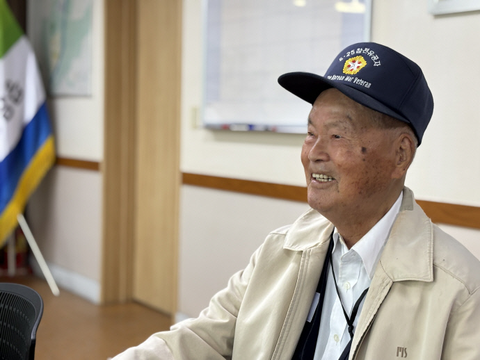 100세의 고령임에도 어려운 이웃을 위해 26년째 선행을 이어오고 있는 이재옥 어르신. 사진=여주시청