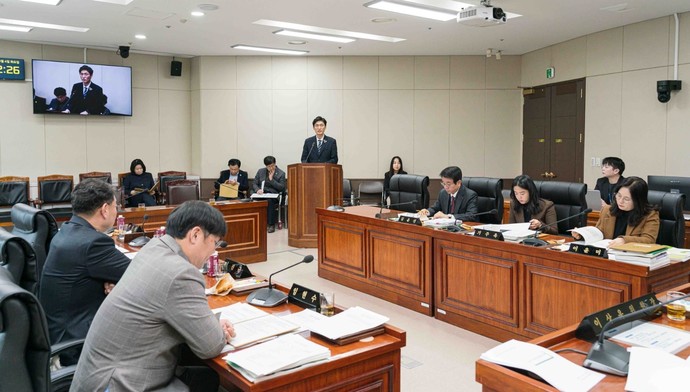 용인특례시의회는 4일 의원연구단체 운영 심의위원회 회의를 열어 의원들의 관심분야 연구를 지원하기 위한 의원연구단체 등록과 활동계획을 승인했다. 사진=용인특례시의회