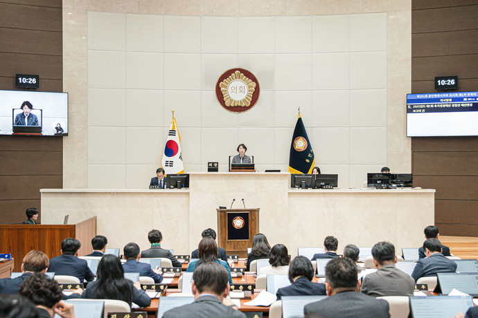 10일 용인특례시의회 본회의장에서 제291회 임시회 개회식과 제1차 본회의가 열렸다. 사진=용인시의회