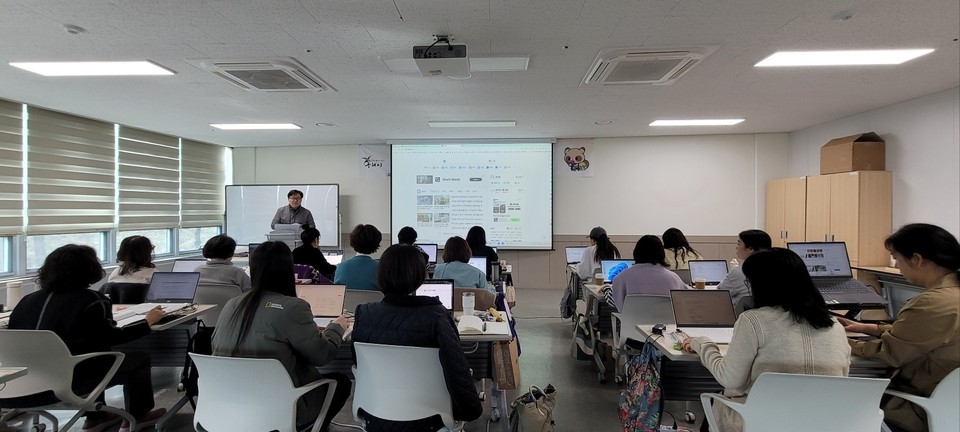 구리시는 일자리 창출 지원을 위해 시민들에게 취업역량 강화 프로그램을 무료로 제공하는 ‘2025 비용 ZERO 취업지원 프로그램’을 추진한다고 밝혔다. 사진=구리시