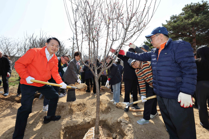 (1)인천 동구_제80회 식목일 기념 나무 심기 행사 개최2
