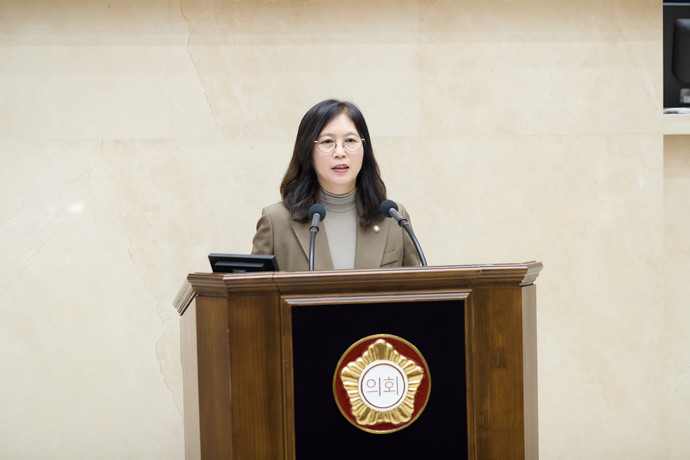 용인특례시의회 이윤미 의원은 9일 제292회 임시회 제1차 본회의 5분 자유발언을 통해 의회를 대하는 시장의 태도를 지적했다. 사진=용인특례시의회