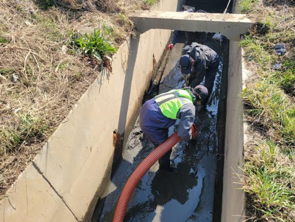 시흥시는 ‘2025년 우기철 대비 상습침수도로 대응방안 계획’을 조기에 수립하고 인근 수로 등 배수시설에 대한 사전 준설과 임시 펌프를 추가 설치하는 등 도로 침수 예방을 위한 준비에 돌입했다. 사진=시흥시