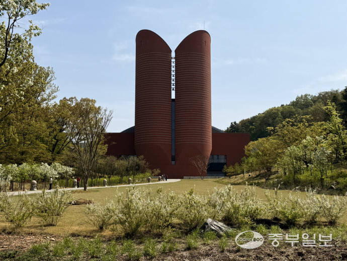 남양성모성지 성모마리아대성당의 모습. 김지영