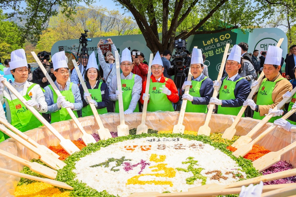 양평군은 4월 25~27일 용문산관광지에서 제15회 산나물축제를 열고 14만 8천 명의 관람객을 맞았다. 사진=양평군