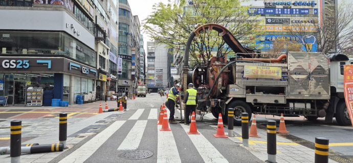 군포 산본로데오거리 준설 모습. 사진=군포시청