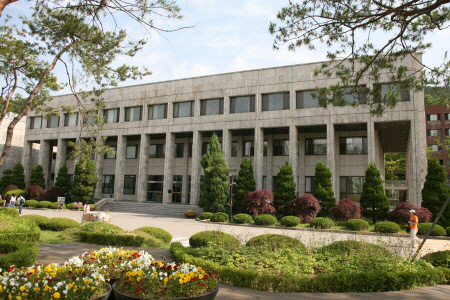 한신대학교 장공관 전경. 사진=한신대학교