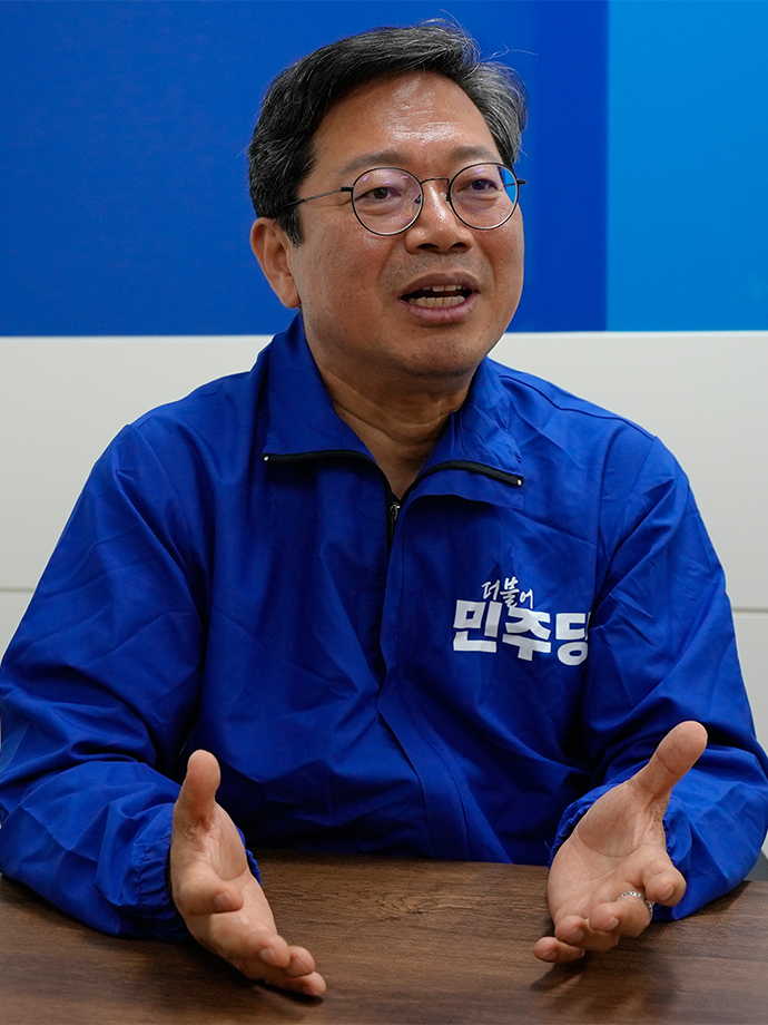 김승원 더불어민주당 경기도당위원장이 9일 수원 도당 당사에서 중부일보와 인터뷰를 하고 있다. 사진=도당 제공