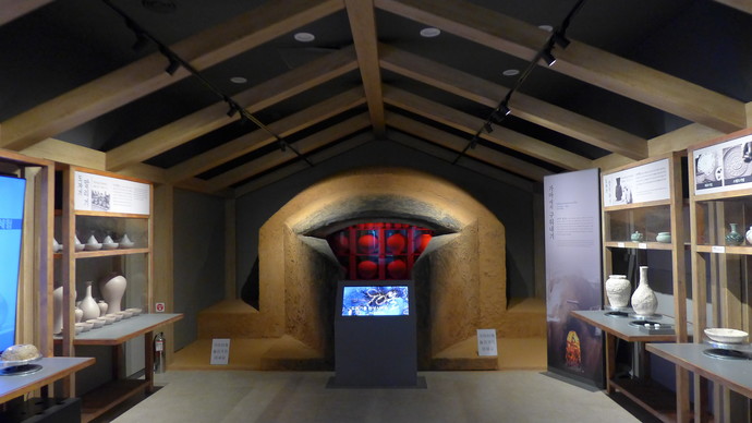 이천시립박물관 전시실. 박찬희