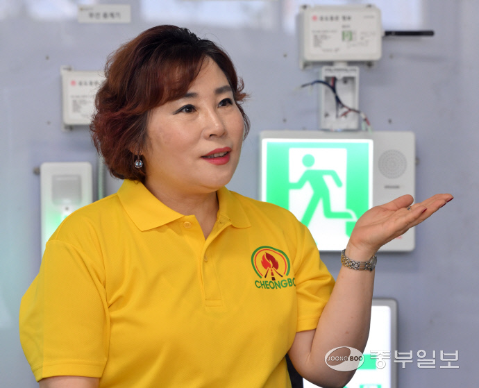 이영주 청보 대표가 중부일보와 인터뷰를 진행하고 있다. 김경민기자