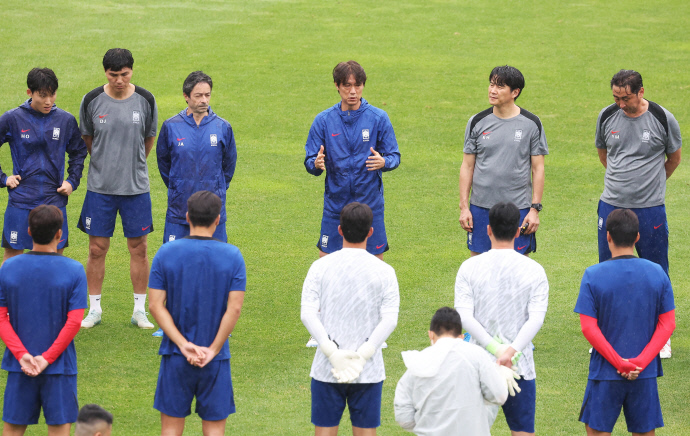 훈련 중인 축구대표팀