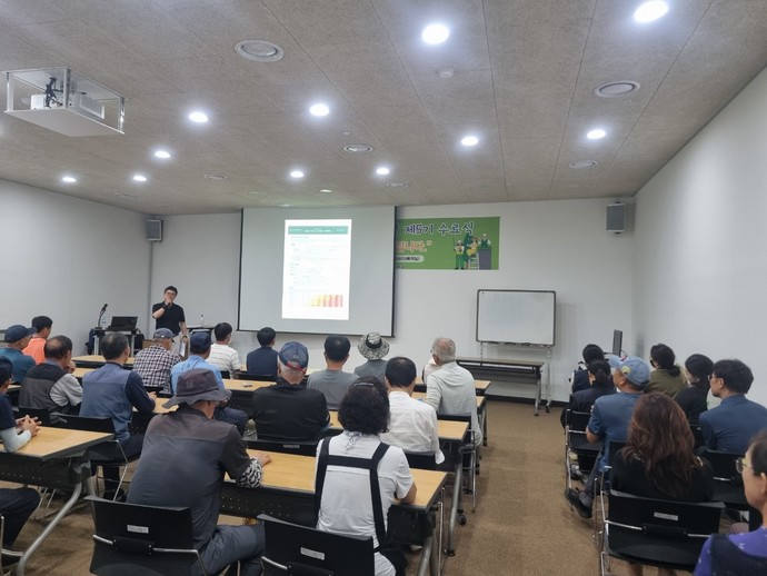 여주시가 여름철 폭염으로 재해를 예방하고 개선하기 위한 안전보건교육을 실시했다. 사진=여주시