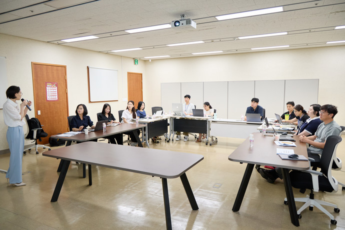 용인특례시의회는 지난 8일 시청 4층 다목적회의실에서 ‘생성형 AI와 영상 편집 기술을 활용한 홍보 콘텐츠 제작실습 교육’을 진행했다. 사진=용인시의회