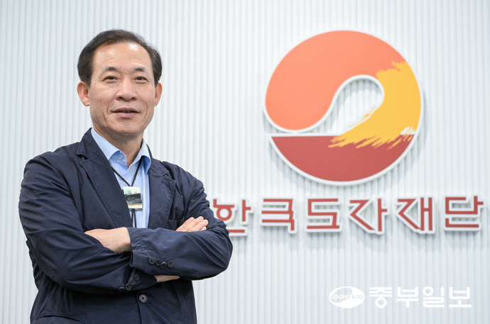 최문환 한국도자재단 대표이사. 임채운기자