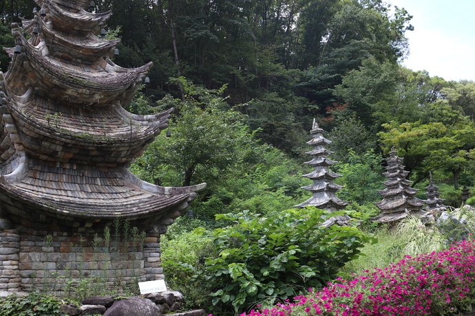 통일을 기원하는 탑. 박찬희