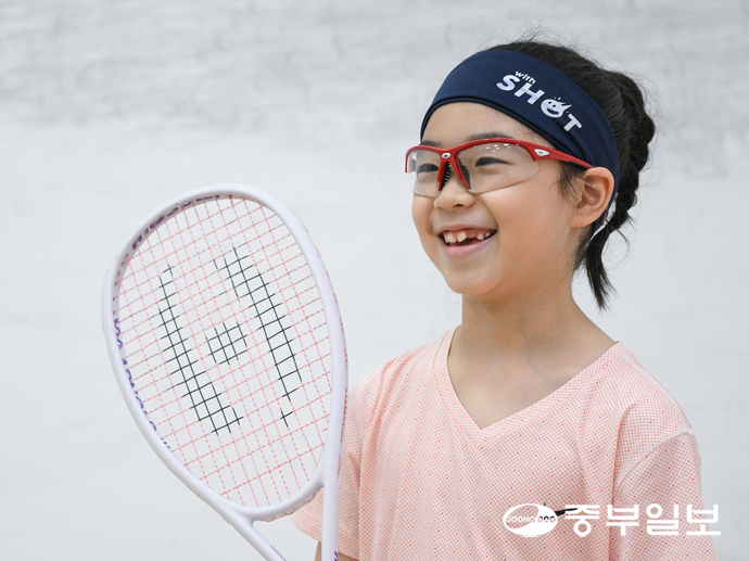 27일 수원 스포츠아일랜드 스쿼시장에서 훈련 중인 최은(경기도스쿼시연맹)이 인터뷰를 진행하고 있다. 임채운기자