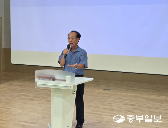 한국양봉협회 여주시지부 김달수 신임 지부장이 당선 인사말을 하고 있다.