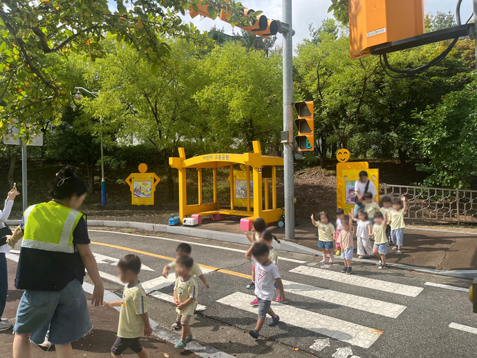 과천시 어린이교통안전교실에 참여한 어린이들 모습.사진=과천시
