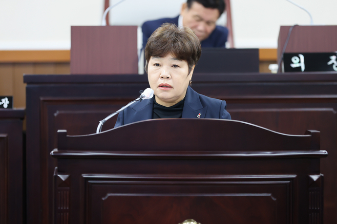 윤재실 인천 동구의원이 9일 열린 제287회 임시회 본회의에서 의정자유발언을 하고 있다.  사진=동구의회